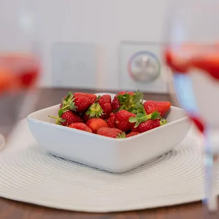 The Pink House With Private Garden