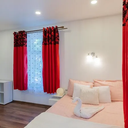 Korter The Pink House With Private Garden *