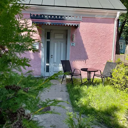 Apartmán The Pink House With Private Garden *